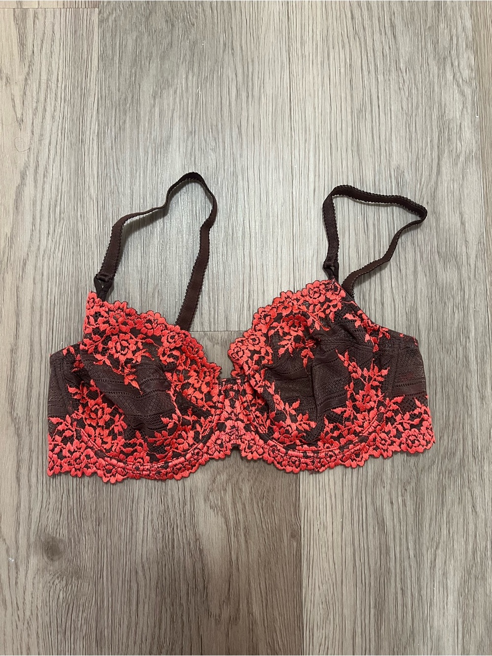 Wacoal Embrace Lace Underwire Bra in Brown Red Lace Style 65191 Size 34D